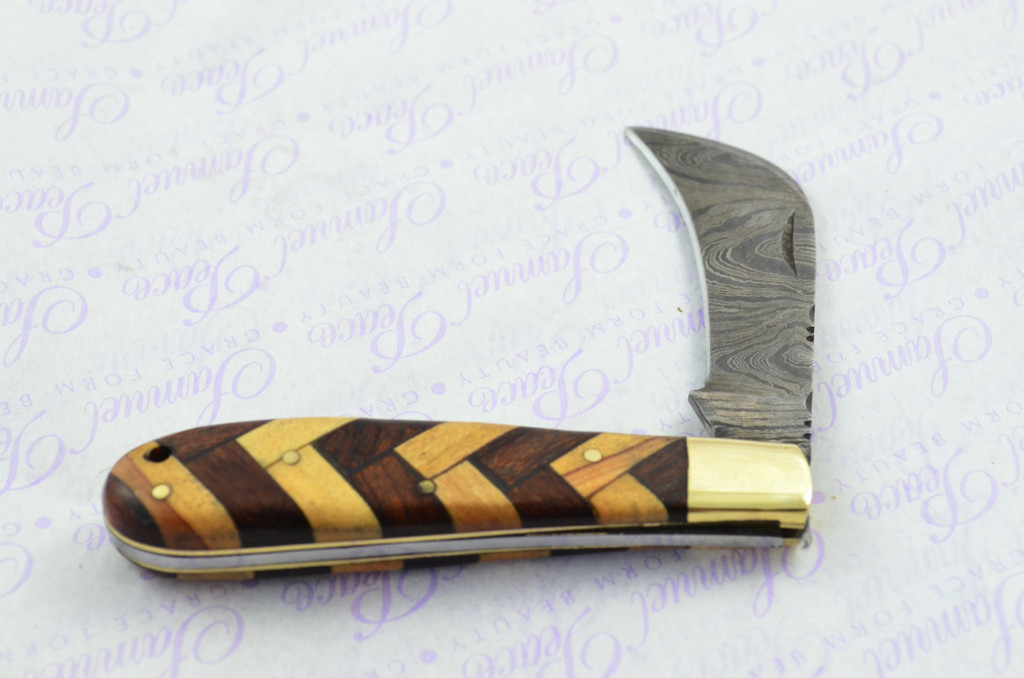 A Handmade Damascus Steel Pruning Pen Pocket Knife Herringbone